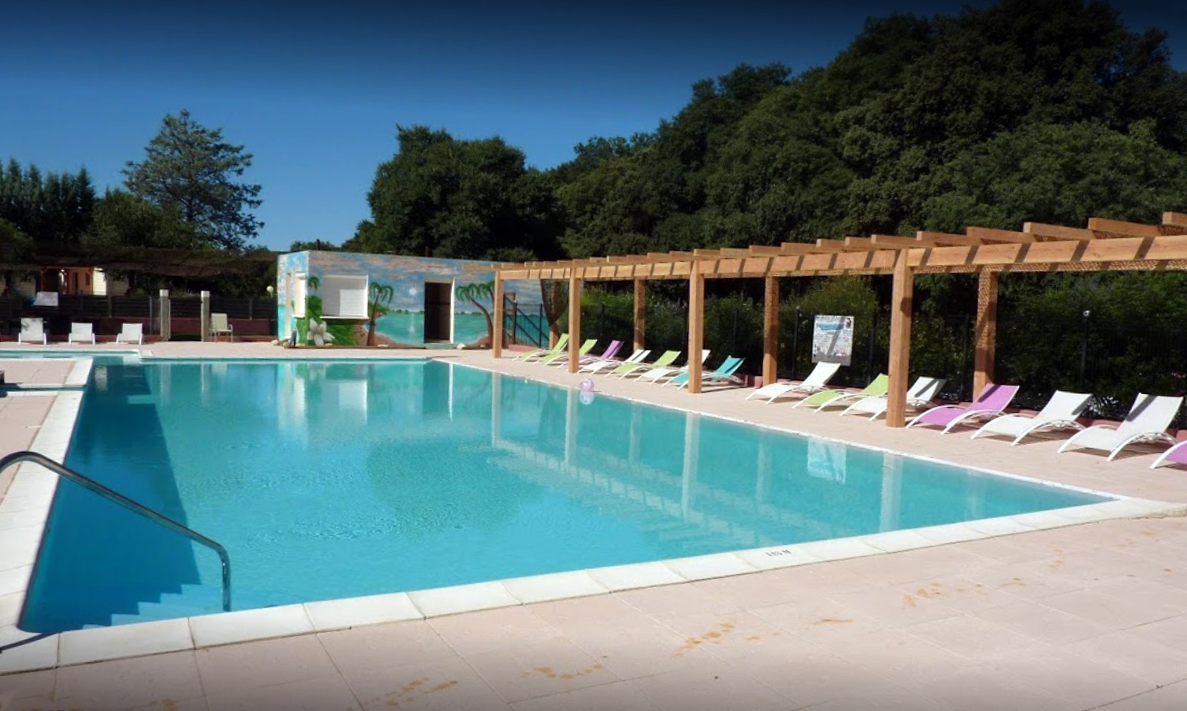 Het zwembad La source Saint Pierre La source Saint Pierre